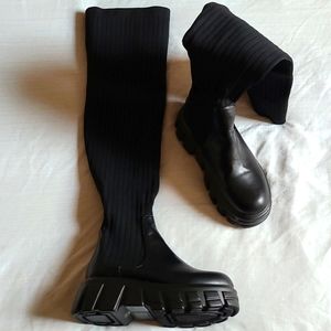 "Overnight Fame Over-Knee Boots" / Black